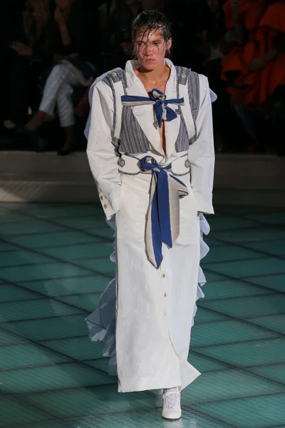 Look 60